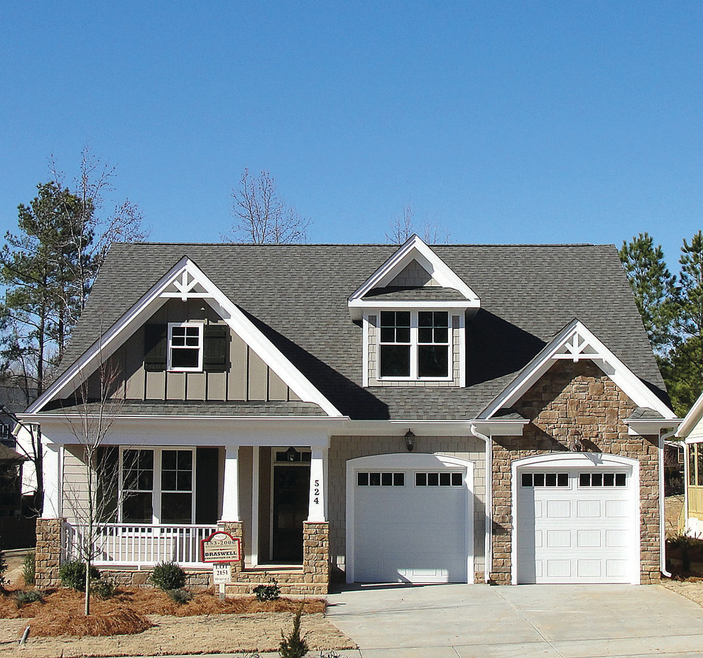 Design ideas for a traditional exterior in Raleigh.