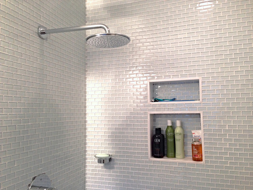 Glass Tile Pros And Cons Queen Bee Of, Can Glass Tiles Be Used In A Shower