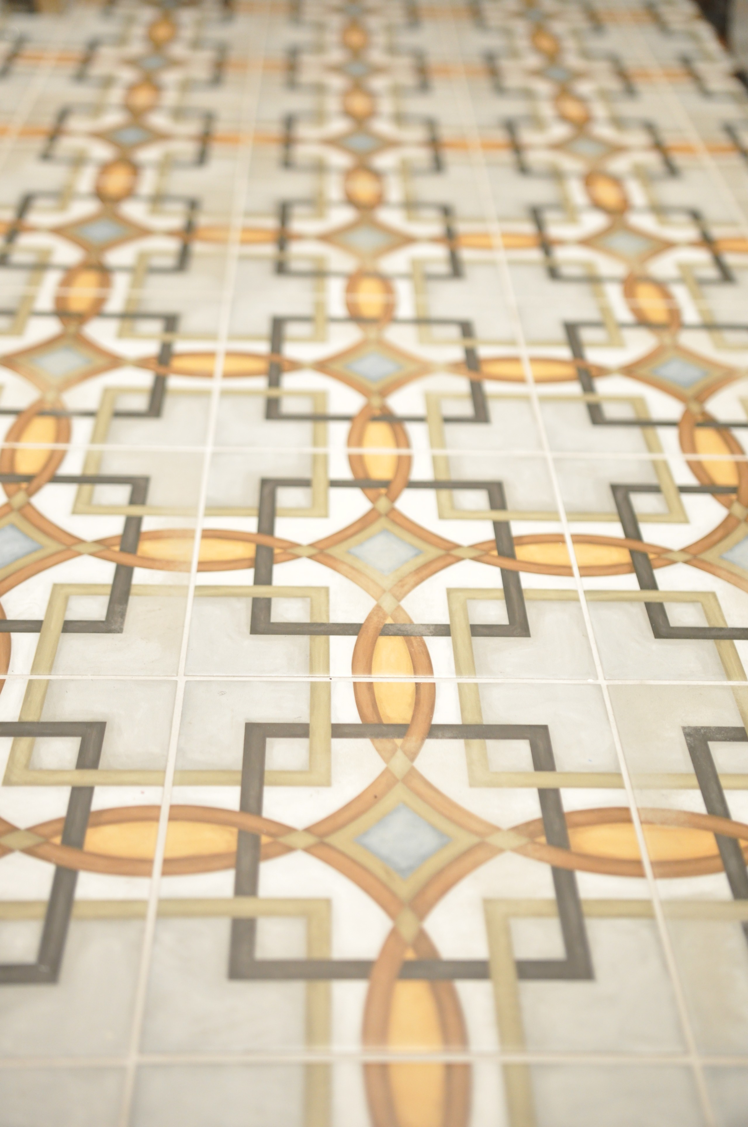 noir et blanc , doré.