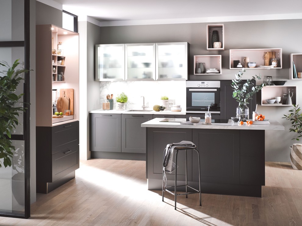 Graphite Shaker Kitchen Modern Kitchen London by LWK London