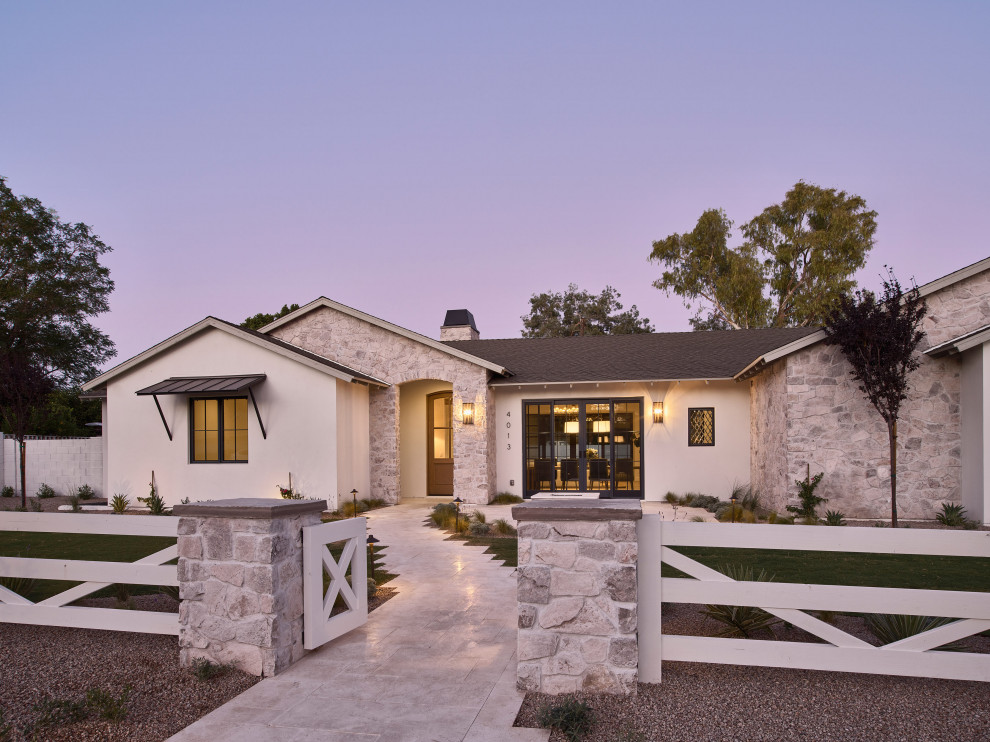 Design ideas for a transitional exterior in Phoenix.