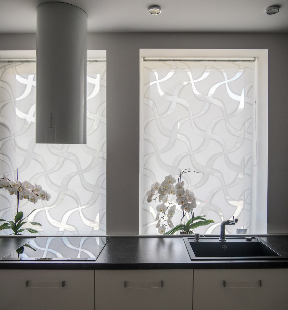 Кухня в светлых тонах