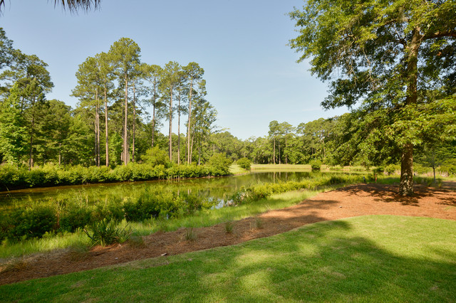 Devonshire american-traditional-garden