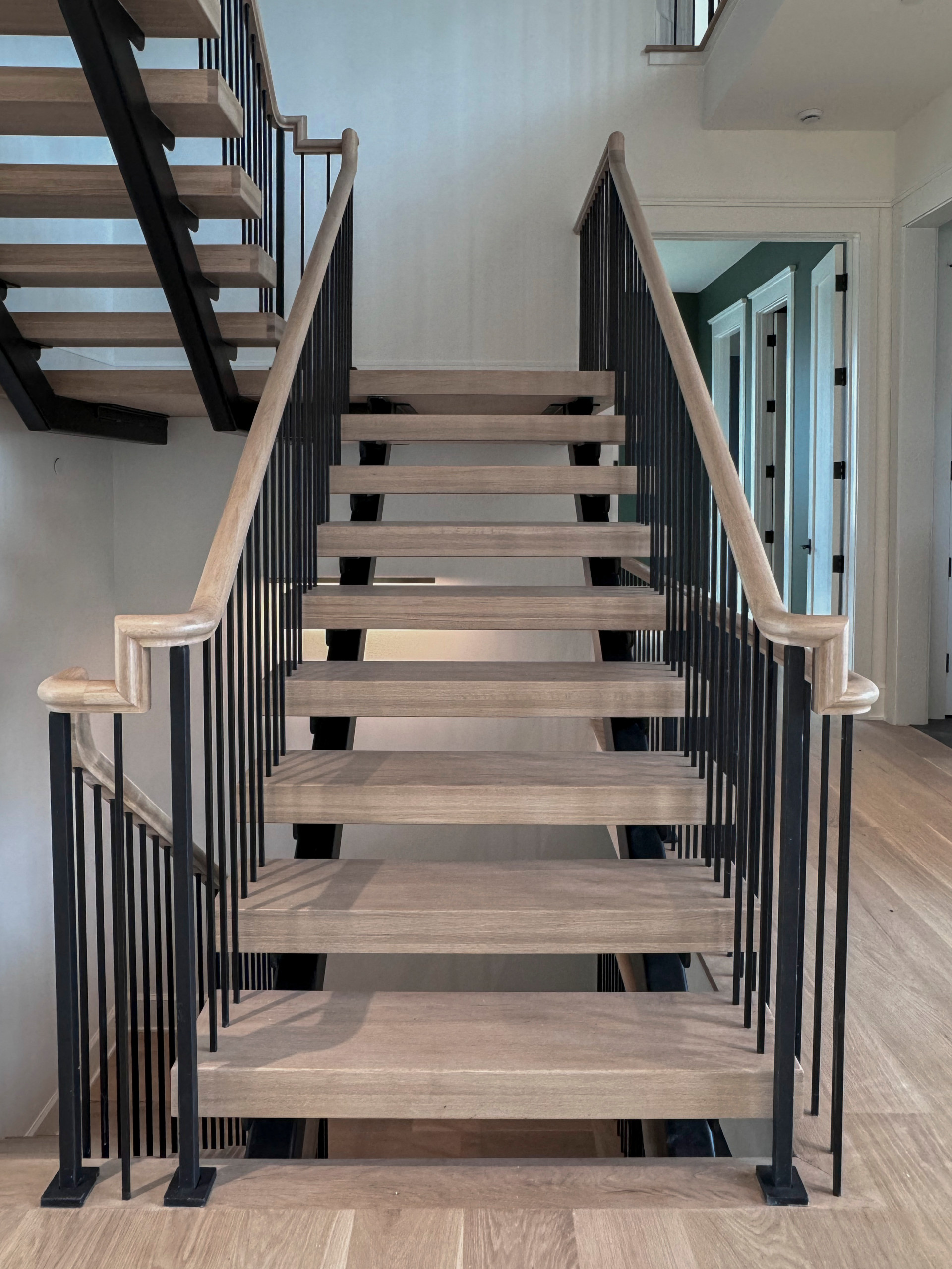 122_Modern Steel & Wood Floating Staircase, Arlington VA 22207