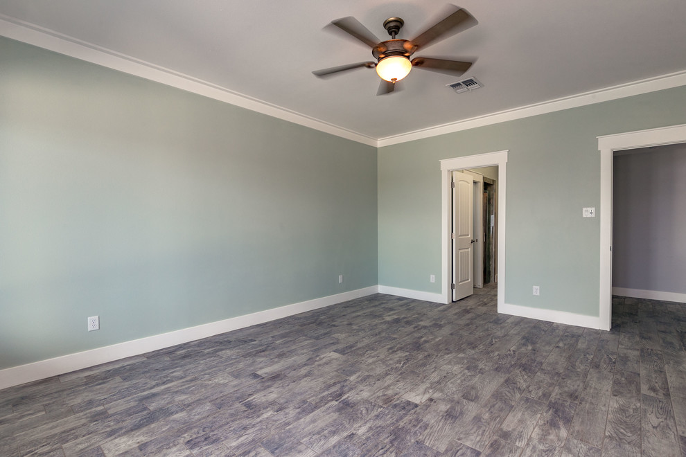 Example of a transitional home design design in Austin