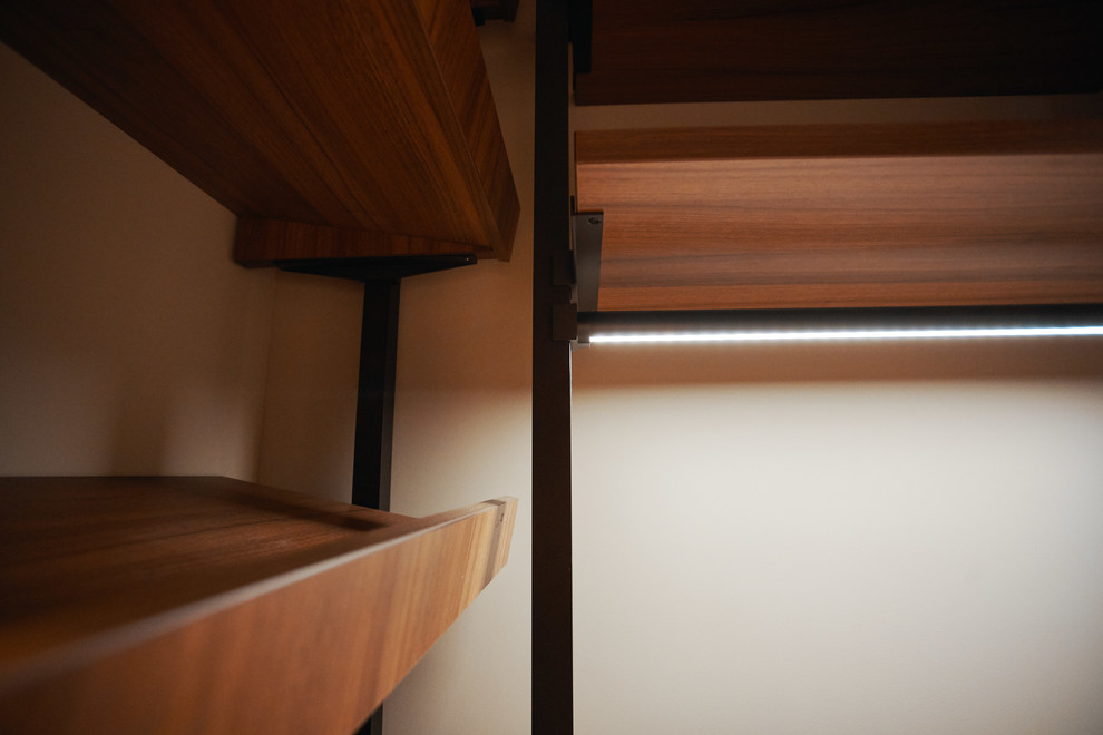 raumplus в интерьере квартиры на Минской, гардеробная UNO коридор