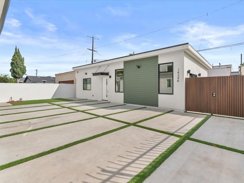 Long Beach Main House and ADU/JADU