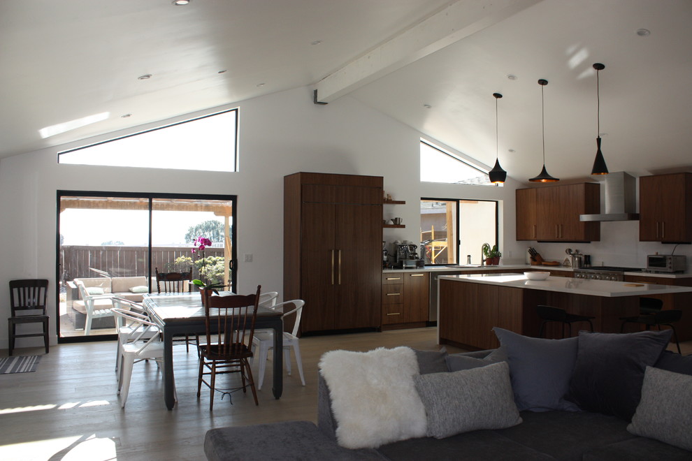Spacious, bright Kitchen and Living Room