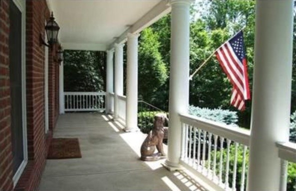 This is an example of a traditional verandah in Columbus.