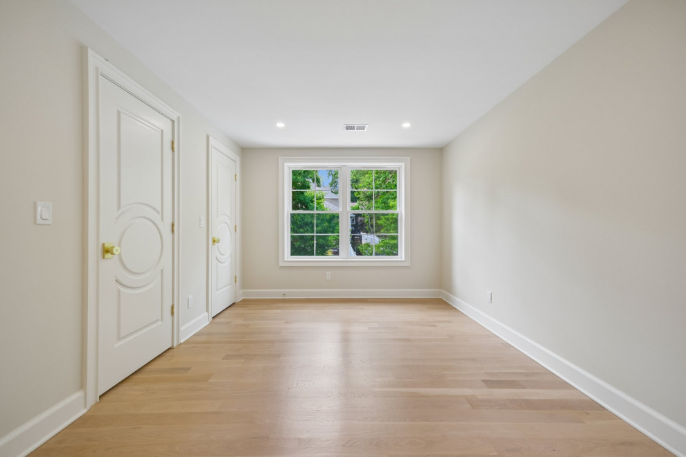 Bedroom with Double Closets in Teaneck, NJ