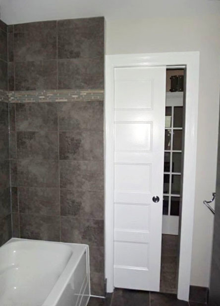 Home design - transitional home design idea in Toronto