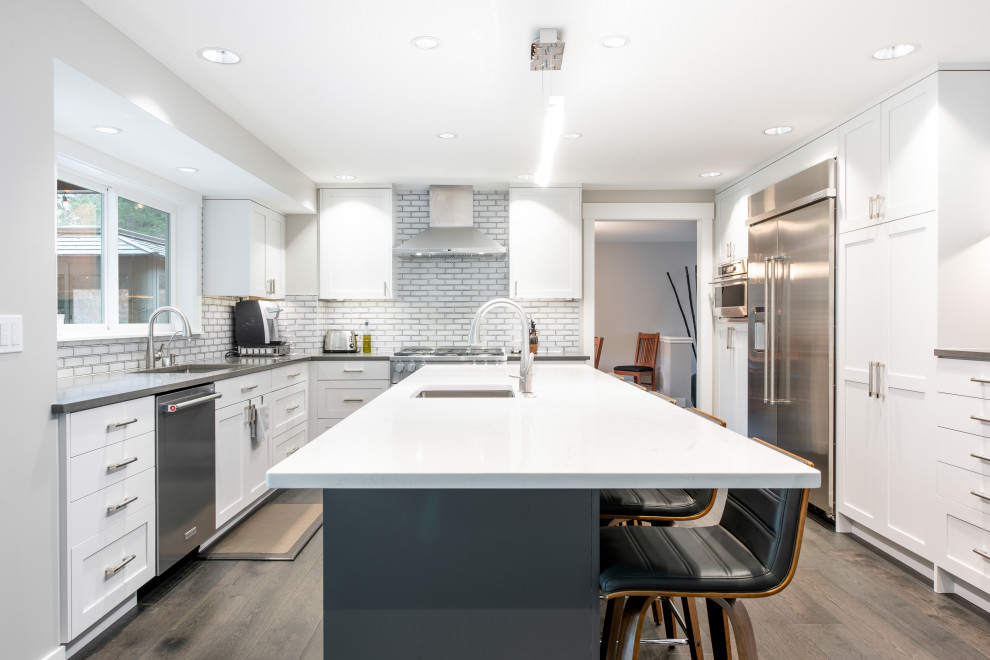 Kitchen - transitional kitchen idea in Seattle