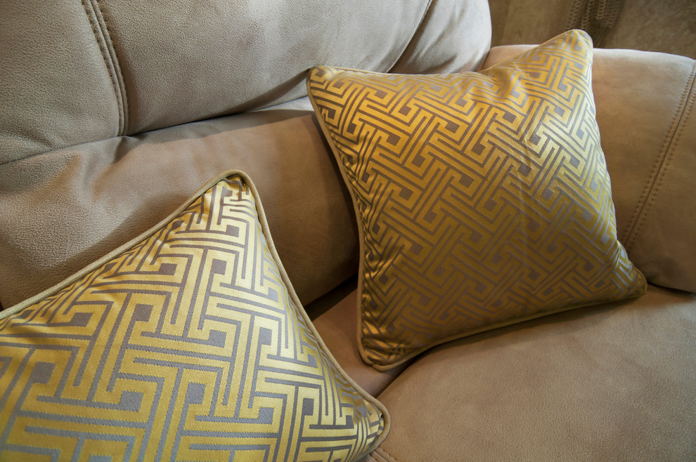 Подушечки для дивана в гостиной