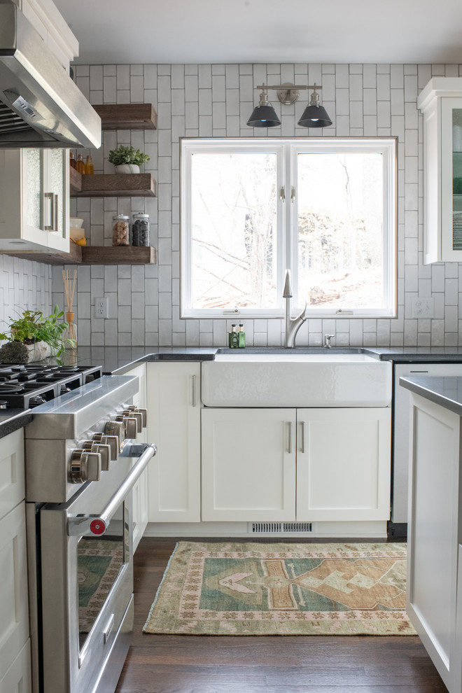 Inspiration for a transitional home design remodel in Minneapolis