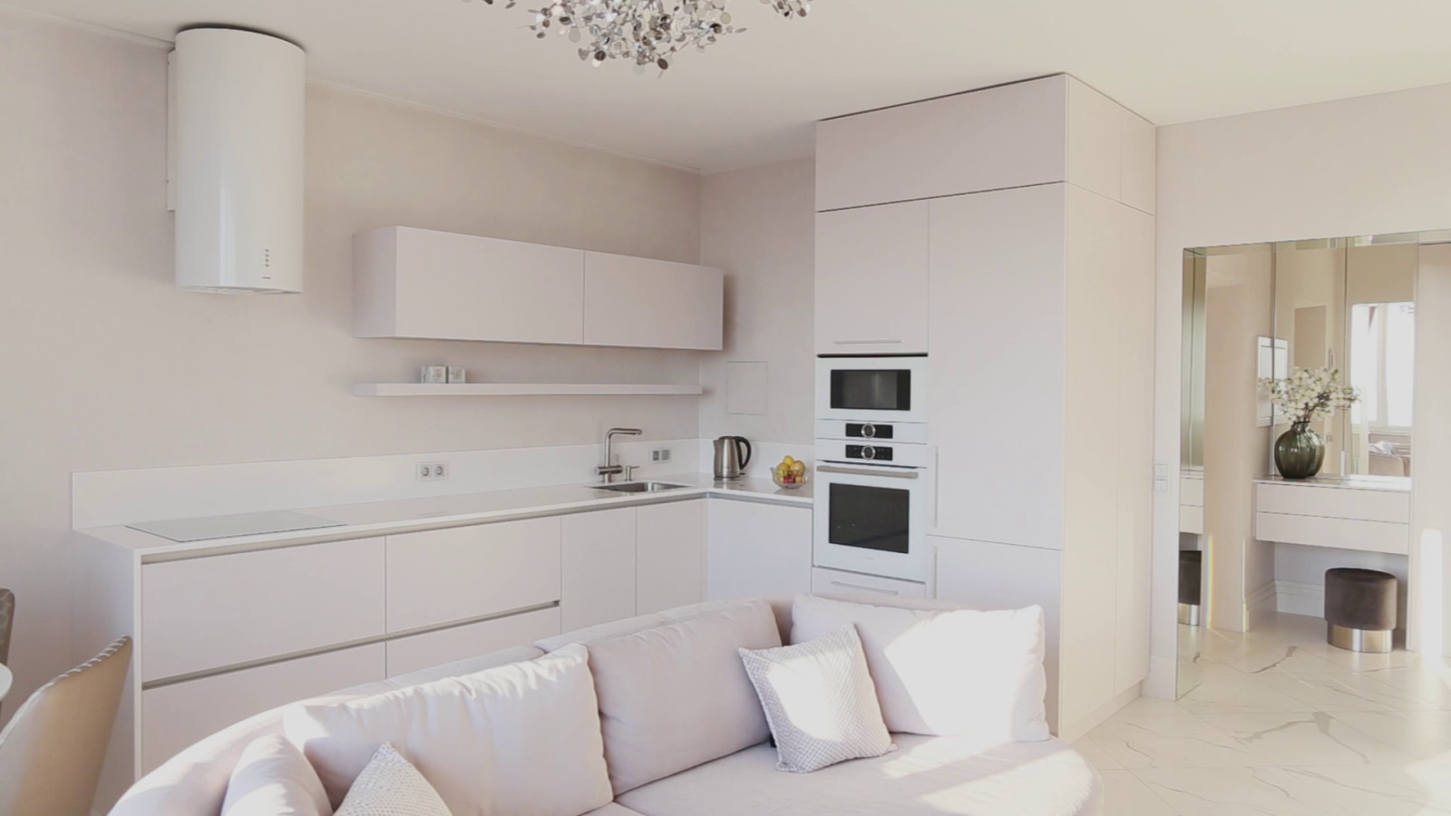 Квартира в центре Екатеринбурга для семьи из двух человек в стиле современной кл