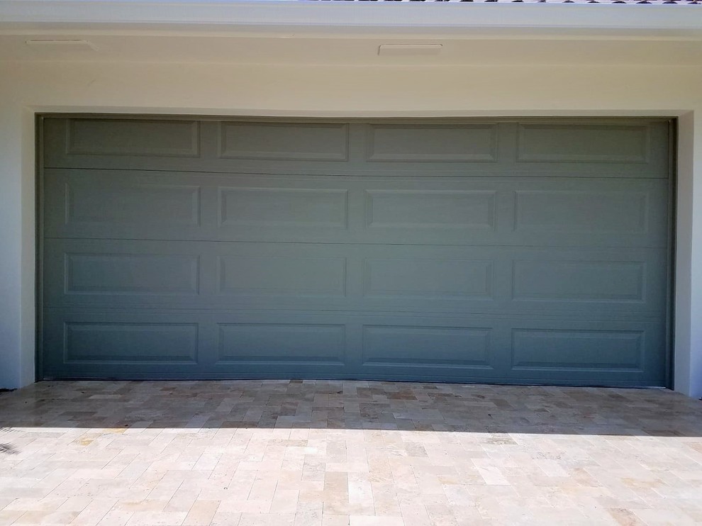 Garage - garage idea in Miami