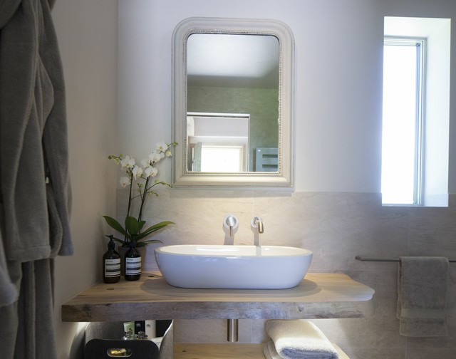 Oak Barn contemporary-bathroom