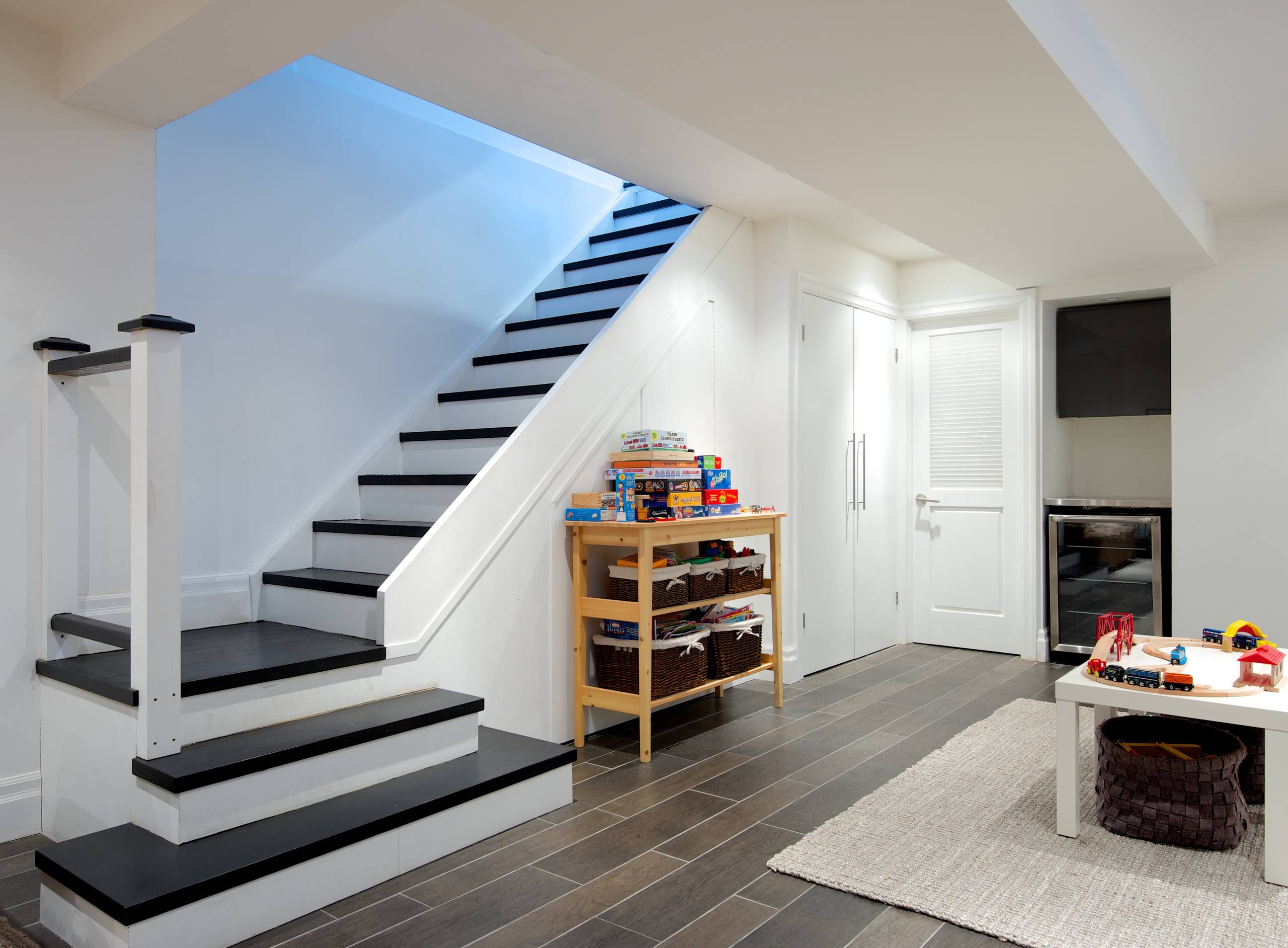 Stair Landing - Photos \u0026 Ideas | Houzz, image size:2560x1884