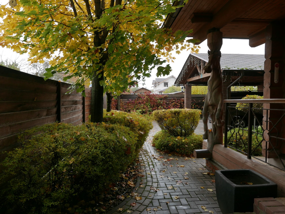 Буйство красочных форм в осеннем саду