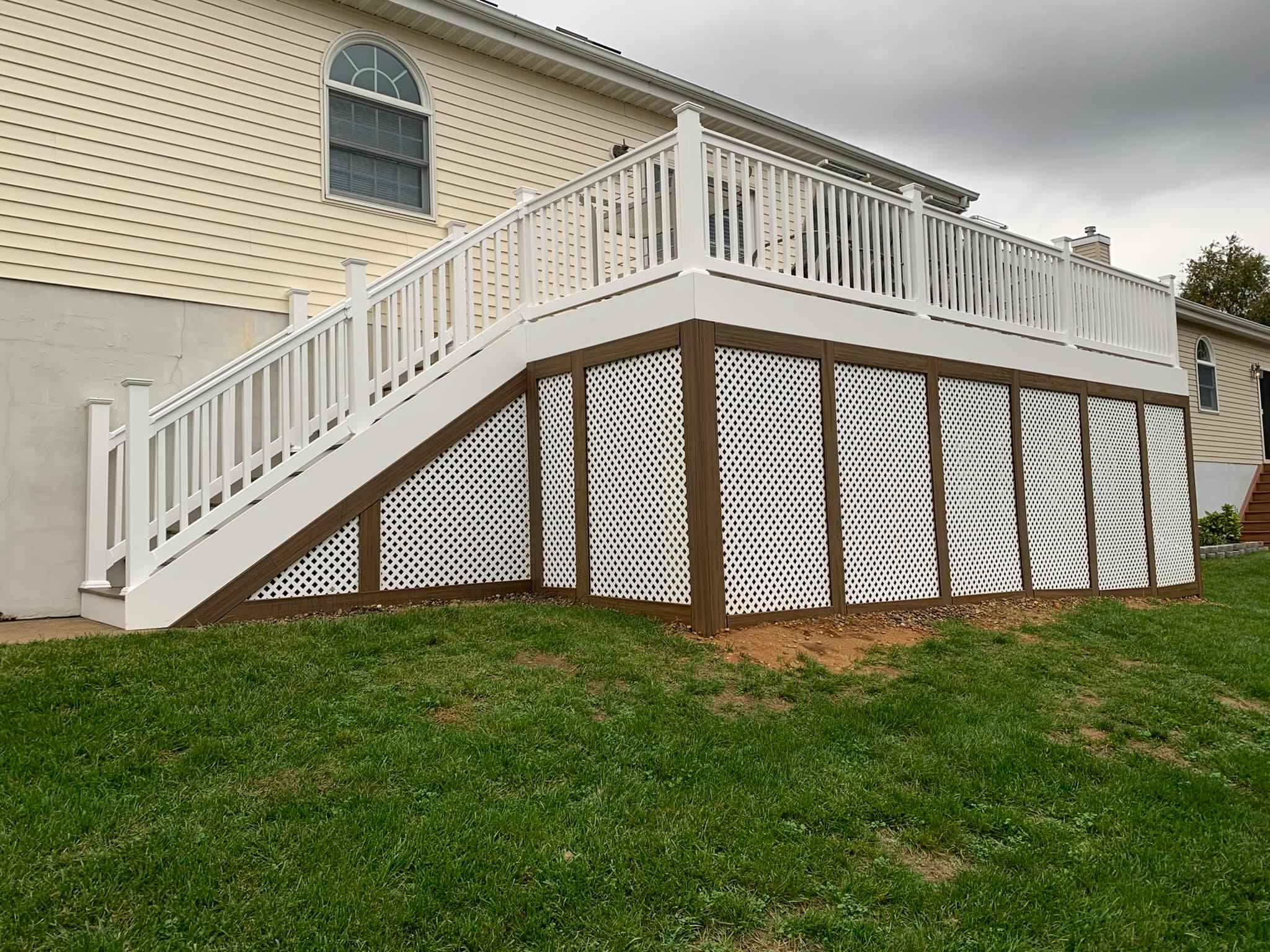 Trex Deck using Trex enhance naturals line