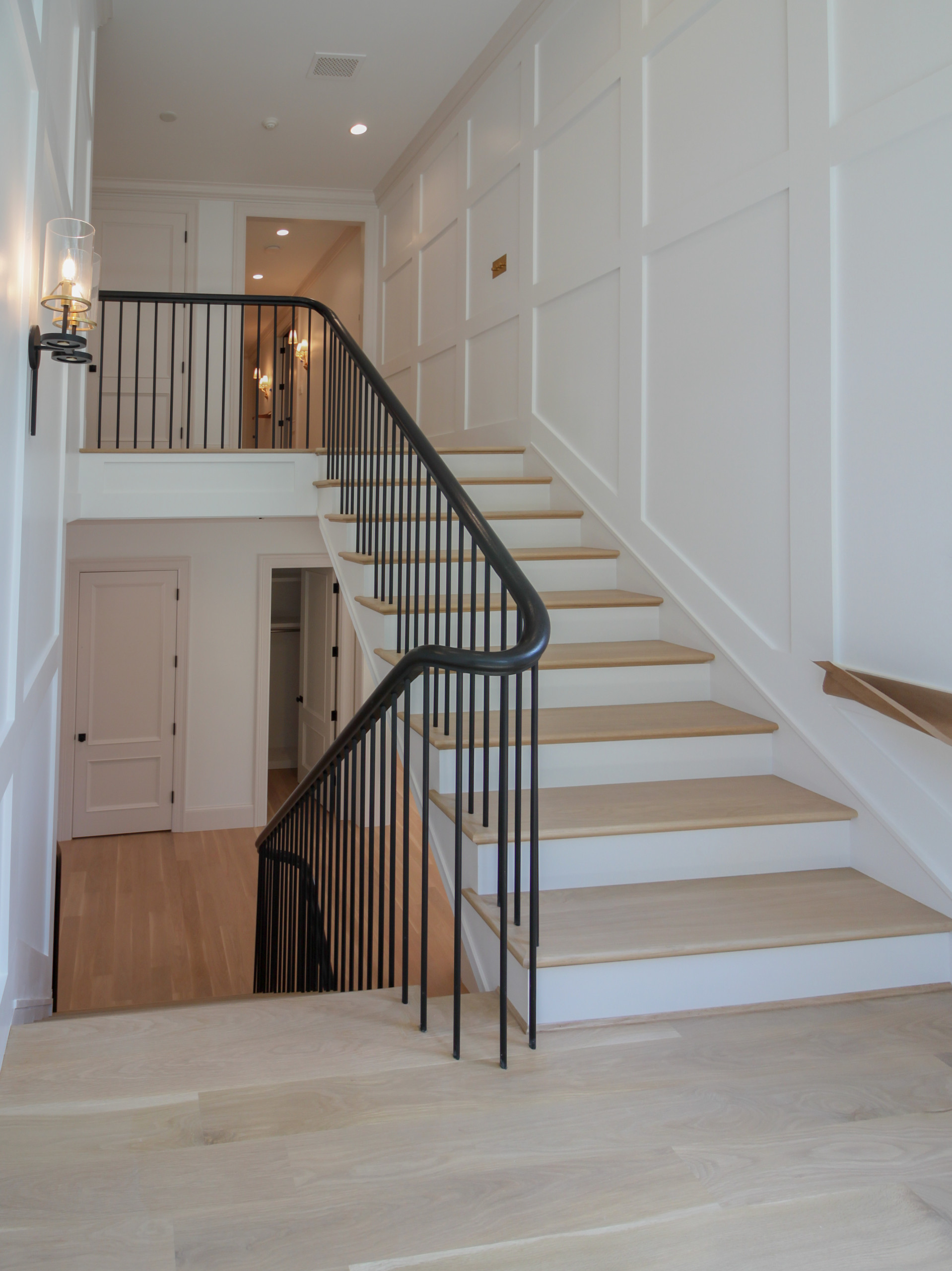 88_Clean & Modern Staircase, Arlington VA 22207