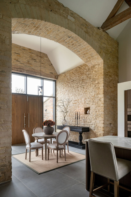 Cotswold Barn Conversion farmhouse-entry