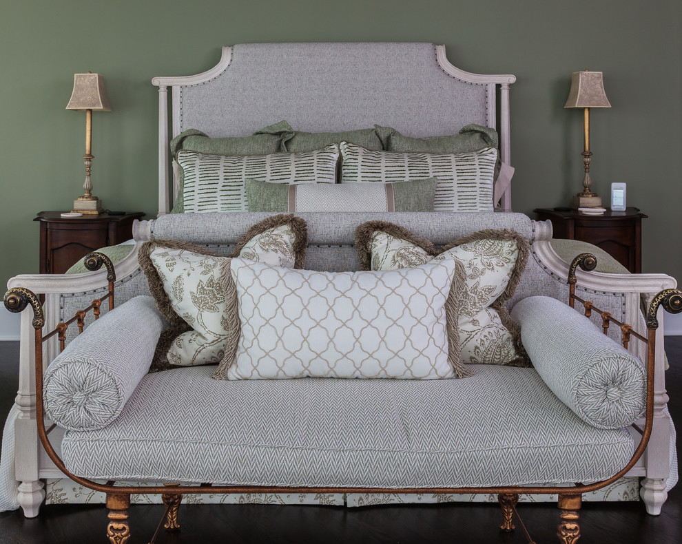 Inspiration for a transitional bedroom in Baltimore.
