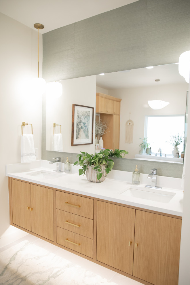 Primary Bathroom IV
