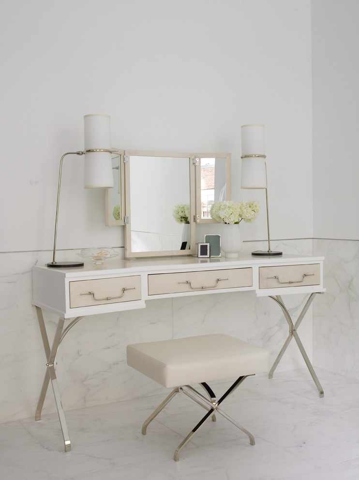 Here's How to Outfit Your Dressing Table