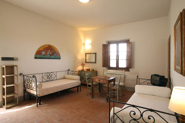 Villa nel Chianti mediterranean-bedroom
