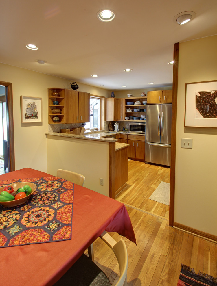 This is an example of a midcentury kitchen in Columbus.
