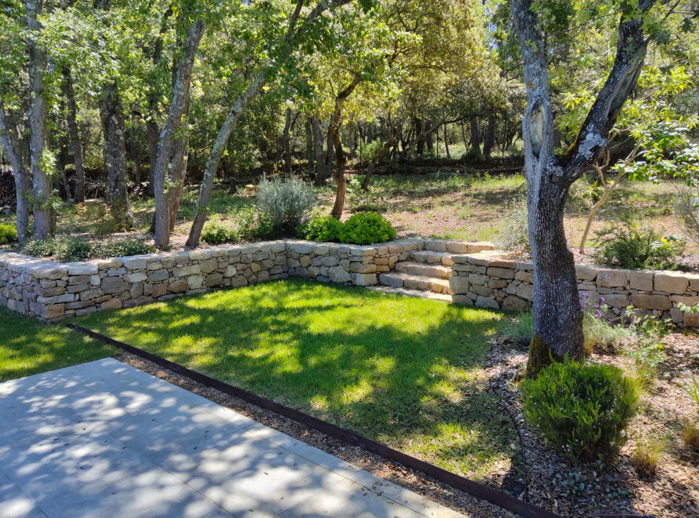 Jardin naturel sous les chênes