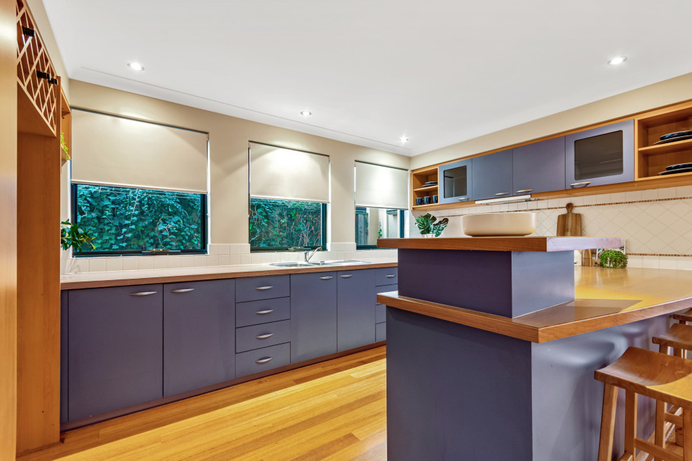 Inspiration for a beach style kitchen in Perth.