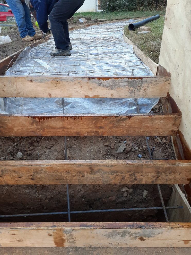Retaining Wall - Stone | Walkway - Concrete Steps