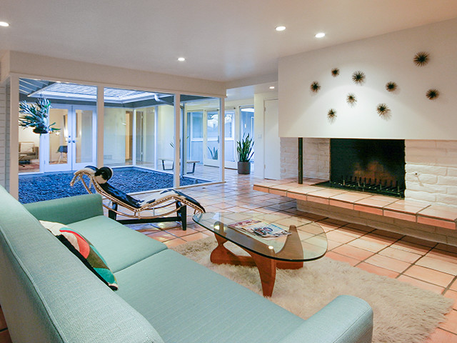 Design ideas for a midcentury living room in Orange County.
