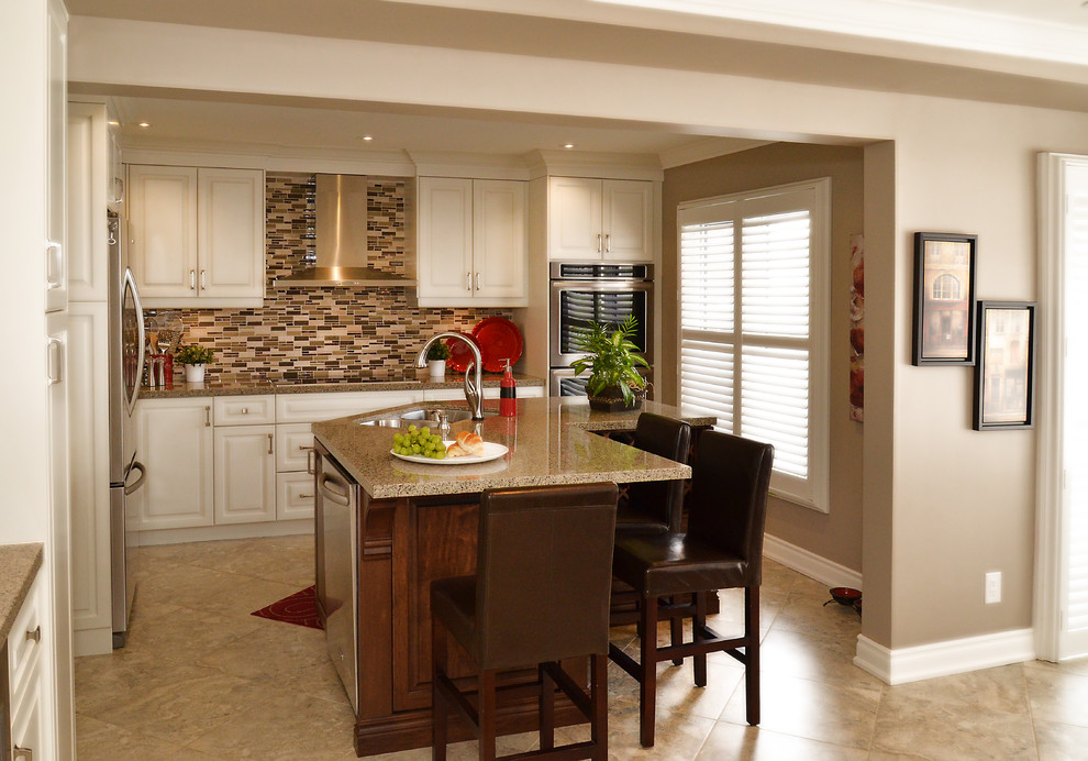 Kitchen - transitional kitchen idea in Toronto