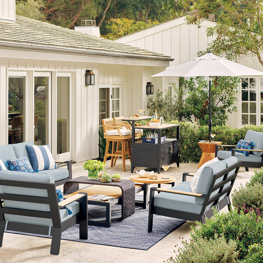 Inspiration for a transitional patio in Other.