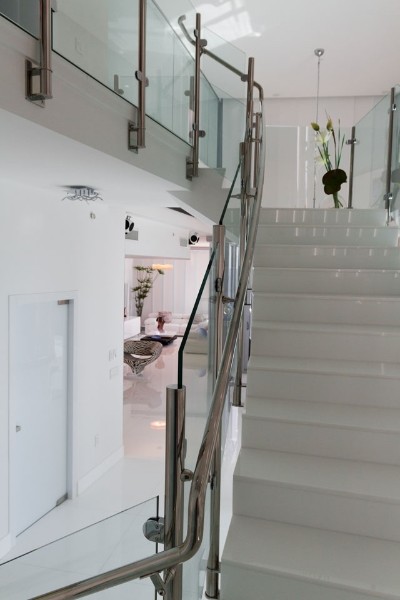 Penthouses contemporary-staircase