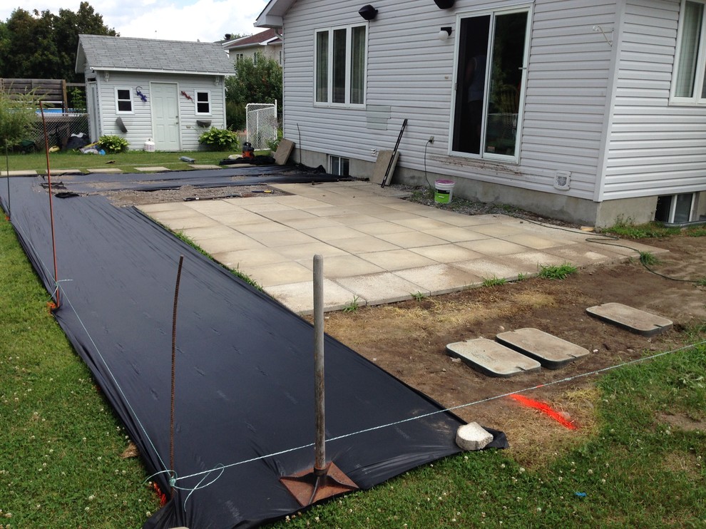 Huge transitional backyard deck photo