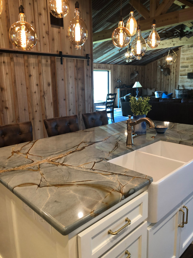 Home design - rustic home design idea in Austin