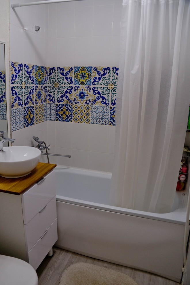 Яркий санузел в хрущевке