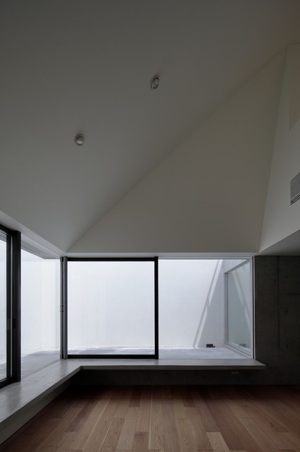 初台の家 moderno-salon