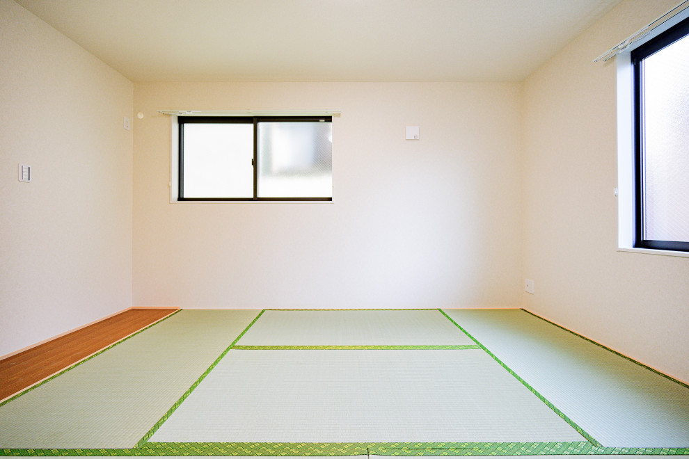 東京23区にある和モダンなおしゃれなファミリールームの写真