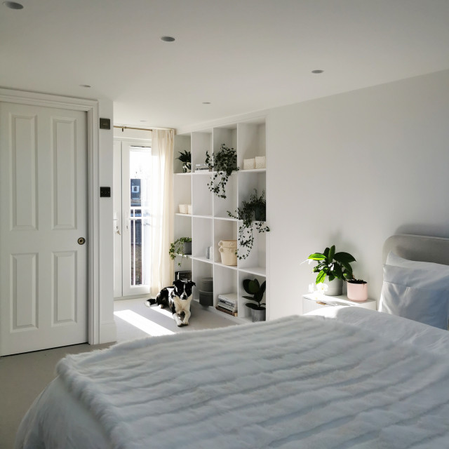 Loft bedroom modern-bedroom