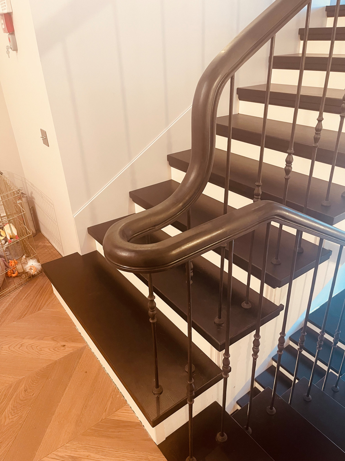 Гнутый поручень - ЧЕРНЫЙ ДЕЛЬФИН