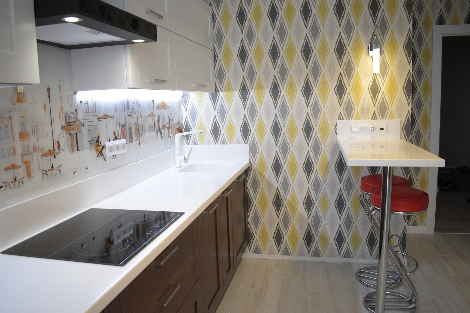 Кухня Кальвадос из массива дуба с каменной столешницей