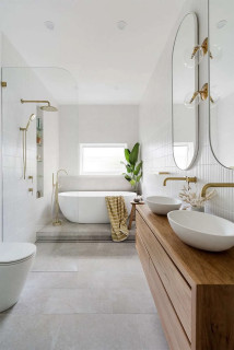 Soft 10, mobile da bagno con lavabo in ceramica e specchiera con applique  di Legnobagno