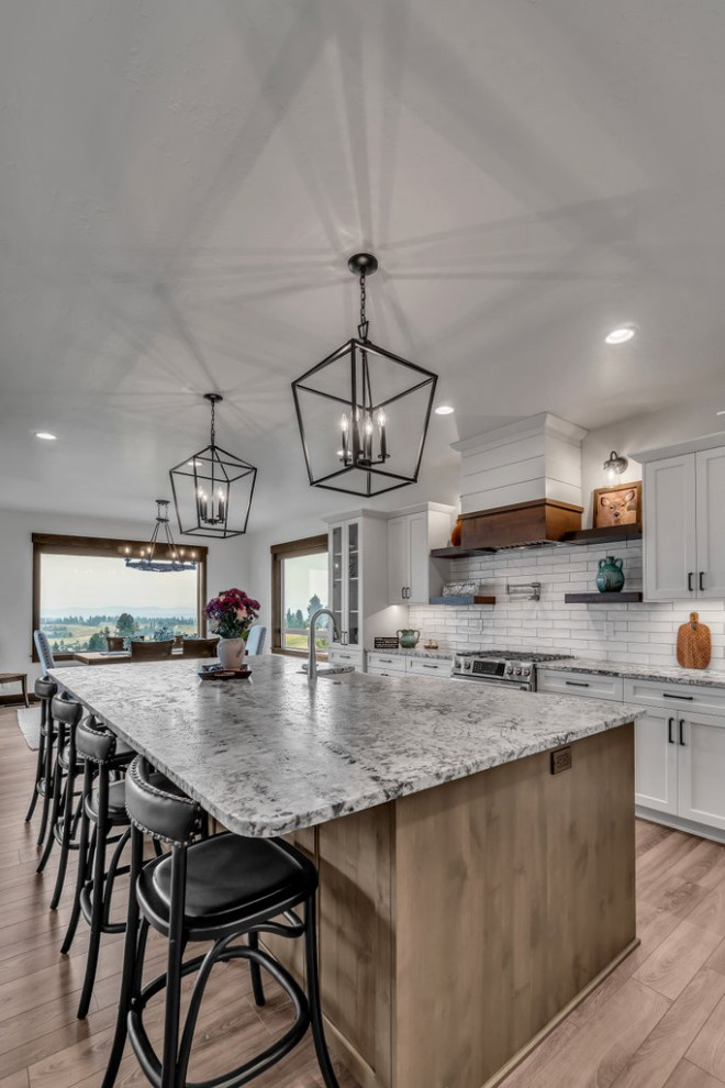 Kitchen - rustic kitchen idea in Seattle