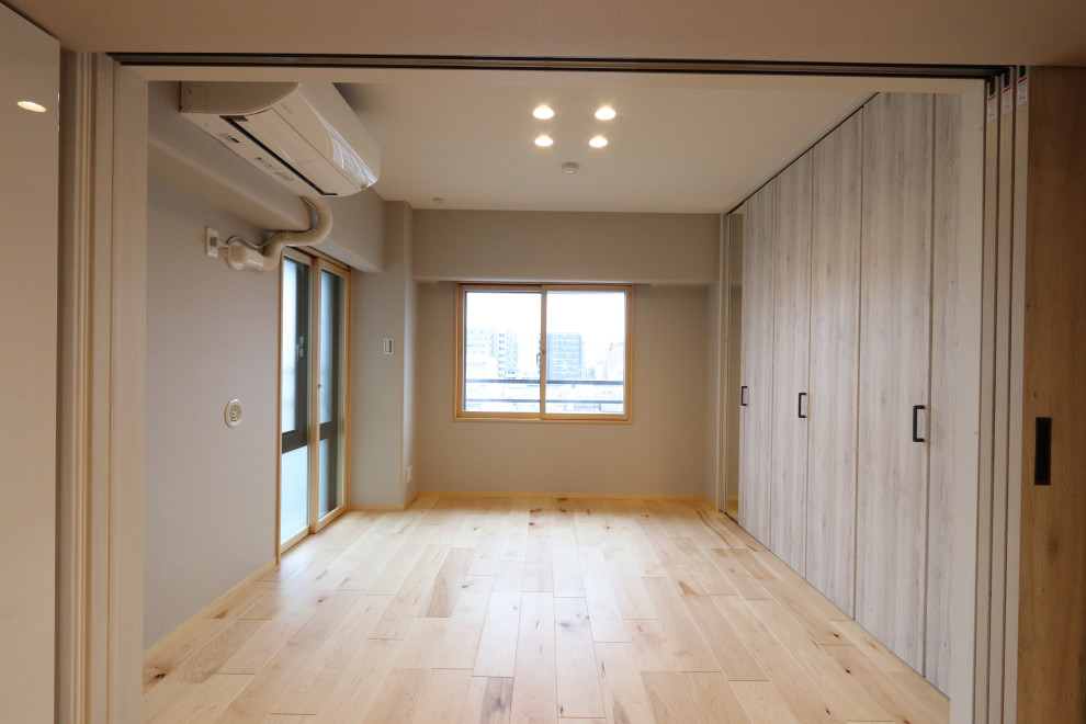 Living room - scandinavian living room idea in Kyoto