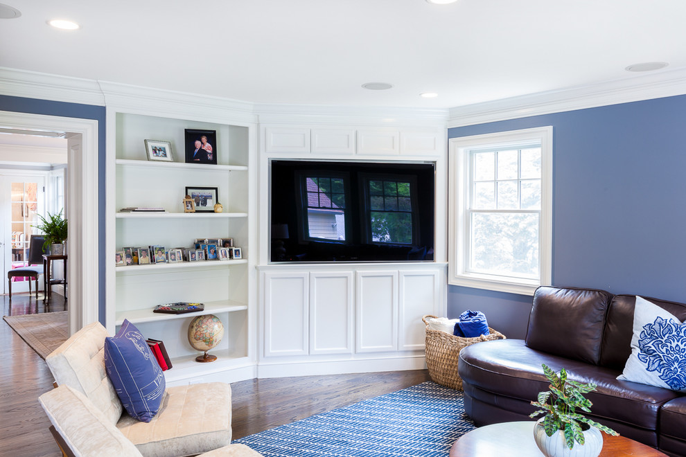 Elegant family room photo in Boston